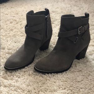Sam Edelman grey boots size 8.